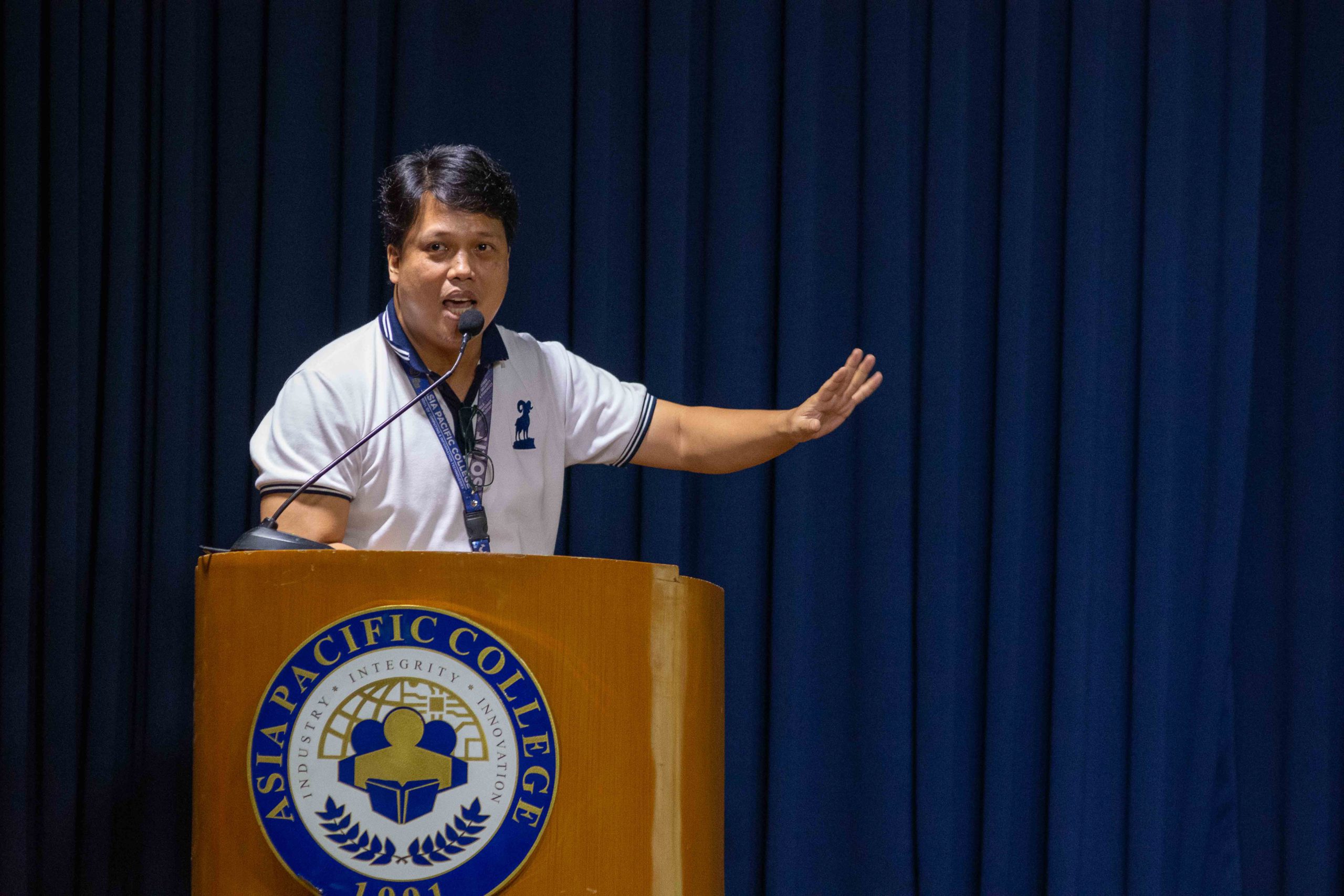 School of Computing and Information Technology (SoCIT) Faculty Member Mr. Jayvee Cabardo provides an overview of Microsoft Tools  during the 2024 Student Orientation last August 2, 2024..