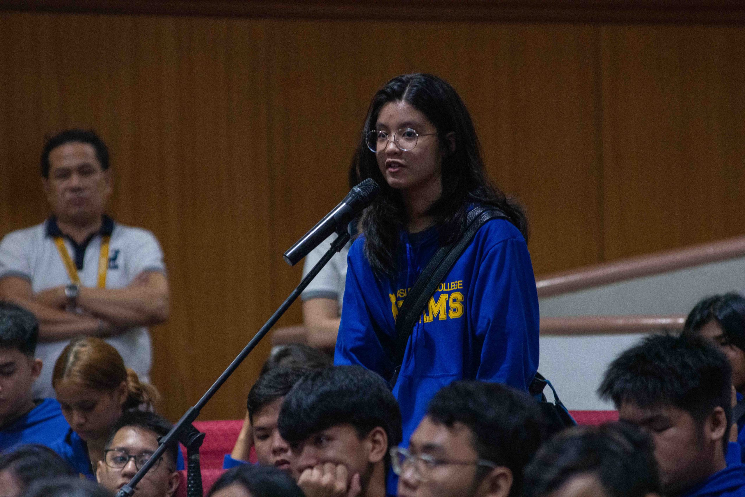 Freshman students ask questions during the Q&A of the 2024 Student Orientation last August 2, 2024.