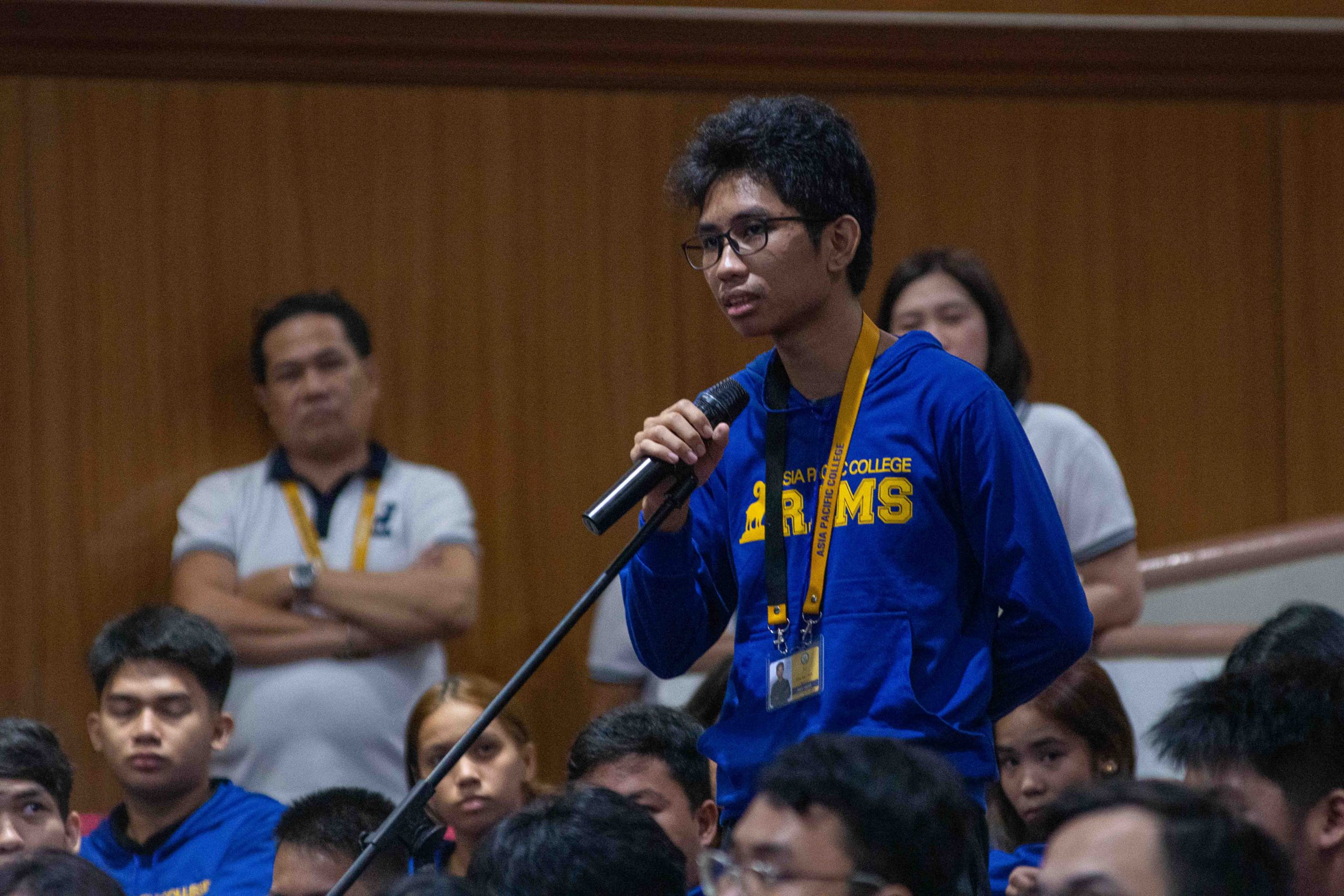 Freshman students ask questions during the Q&A of the 2024 Student Orientation last August 2, 2024.